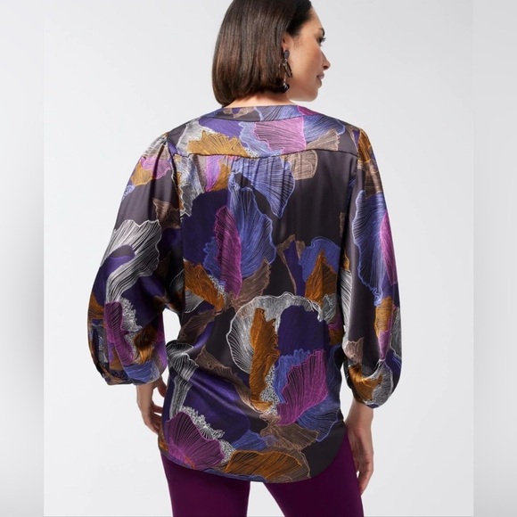 Chicos Woman’s Abstract Print Tie Front Top Size XL 3 Purple Satiny Split Neck - Picture 3 of 12